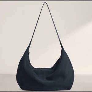 ARITZIA Auxilary Bray Shoulder Bag in Midnight